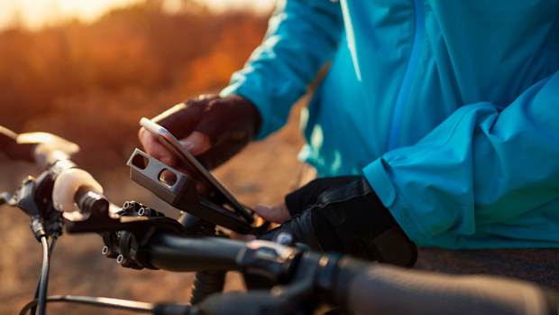 Best Bike Phone Mounts_hero
